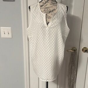 Women’s antique White Sleeveless Dot-Texture V-Neck Top